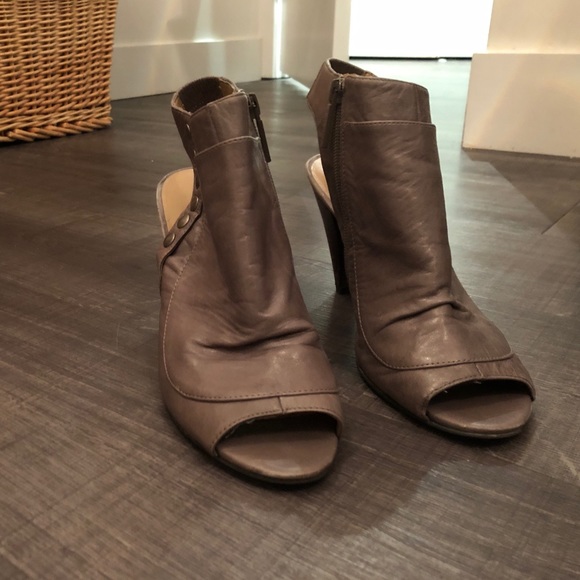 Heels - Picture 1 of 5